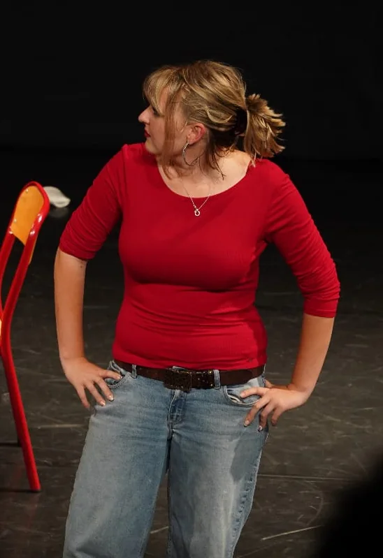 Pam sur scène